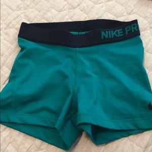 Nike pro compression shorts 3”